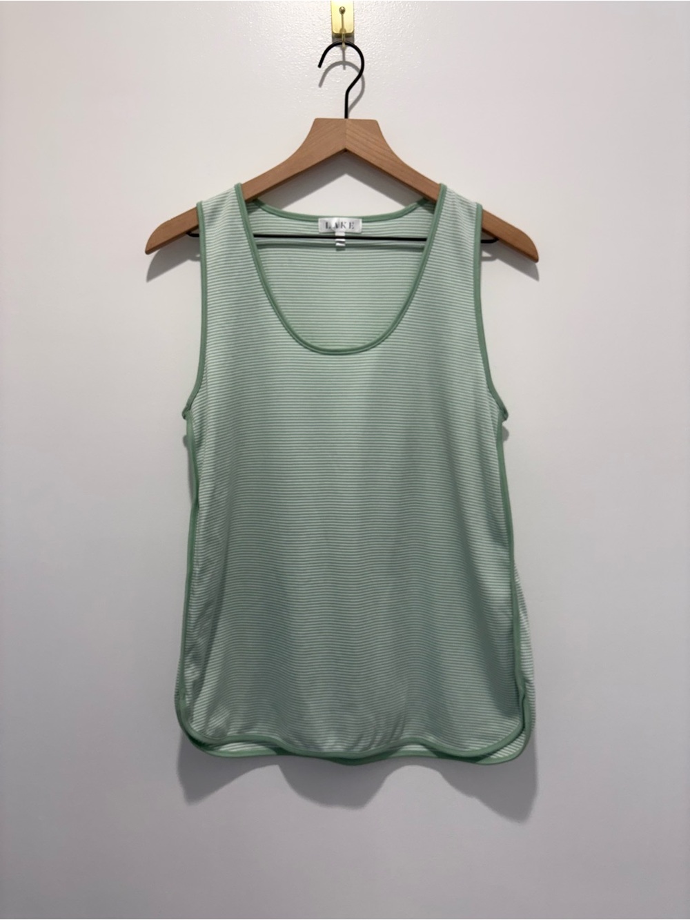 Lake Women’s Sleeveless Pajama Top - Picture 2 of 5
